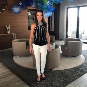 Meet your Posher, Darcia